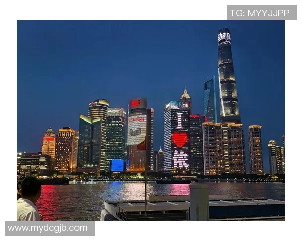 国外足球明星畅游上海夜景尽享城市魅力与文化交融的奇妙体验