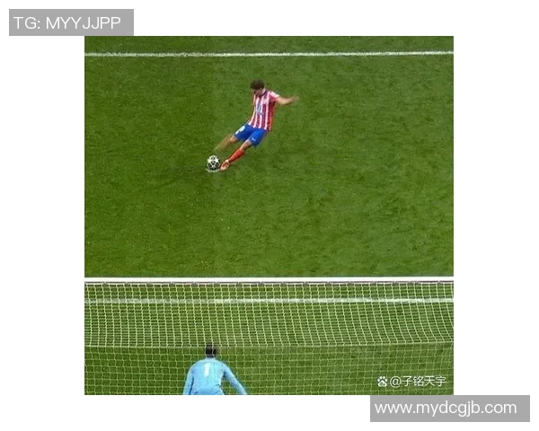 足球明星赛场意外脱裤子引发全场哗然球迷热议瞬间成经典瞬间