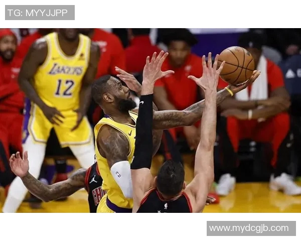 1990年公牛与湖人对决回顾：经典比赛的传奇瞬间与篮球历史的交汇